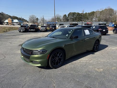 Used 2021 Dodge Charger SXT w/ Blacktop Package image 3