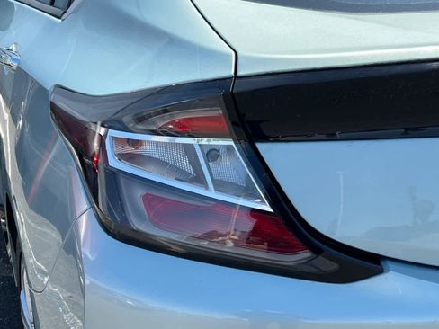 Used 2018 Chevrolet Volt LT image 20