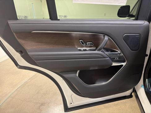 New 2026 Land Rover Range Rover Long Wheelbase SE AWD/4WD image 20