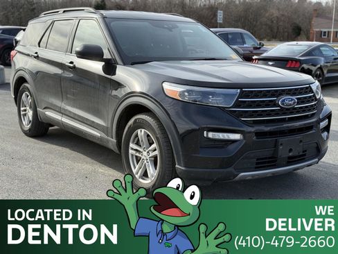 Used 2022 Ford Explorer XLT w/ Equipment Group 202A image 3