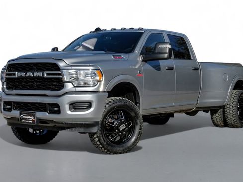 Used 2024 RAM 3500 Tradesman w/ Chrome Appearance Group image 5