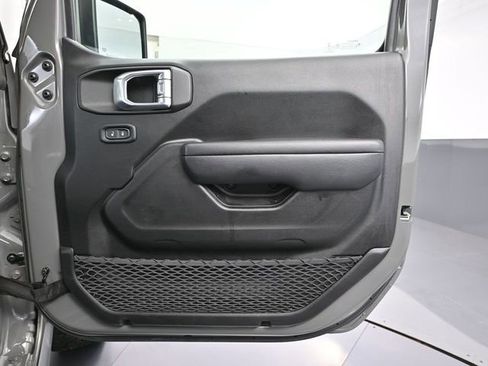 Used 2022 Jeep Gladiator Mojave w/ Auxiliary Switch Group AWD/4WD image 44