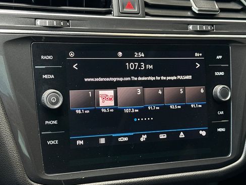 Certified 2023 Volkswagen Tiguan SE w/ Panoramic Sunroof Package image 18