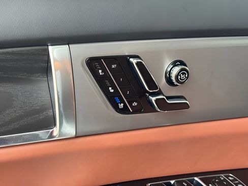 New 2027 Cadillac Vistiq Luxury w/ LPO, Floor Liner Package AWD/4WD image 15