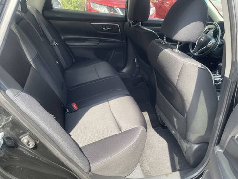 Used 2017 Nissan Altima 2.5 SR w/ Midnight Edition Package FWD image 21