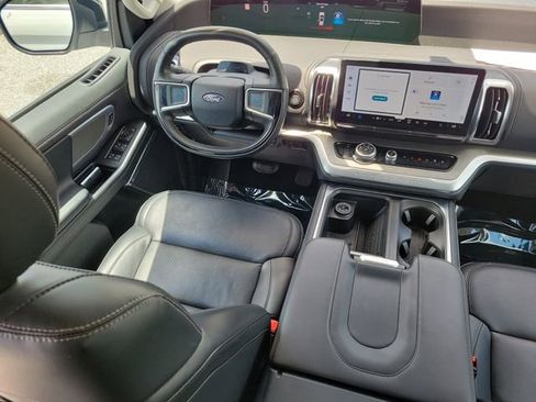 Used 2025 Ford Expedition Max Platinum AWD/4WD image 13