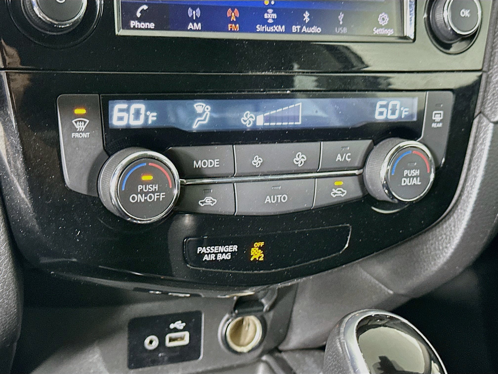 Used 2020 Nissan Rogue SV FWD image 23