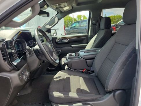 Used 2025 Chevrolet Silverado 1500 LT AWD/4WD image 10