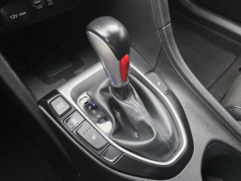 Used 2020 Hyundai Veloster 2.0 Premium image 13