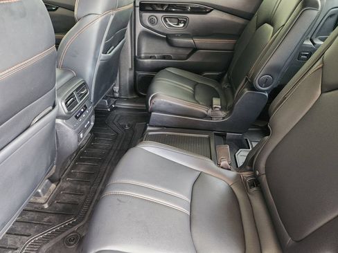Used 2023 Honda Pilot TrailSport image 29