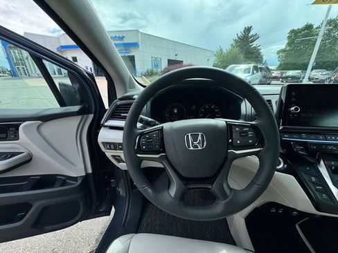 New 2026 Honda Odyssey Touring image 19