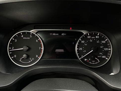 Used 2025 Nissan Rogue SV image 37