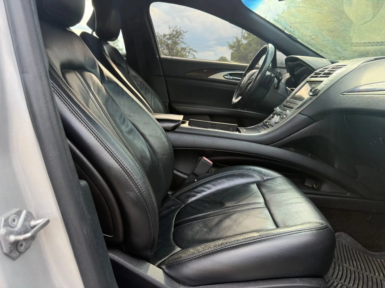 Used 2017 Lincoln MKZ Reserve FWD image 22
