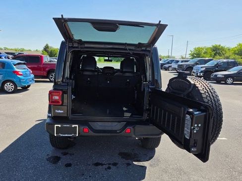 Certified 2022 Jeep Wrangler Unlimited Sahara AWD/4WD image 22