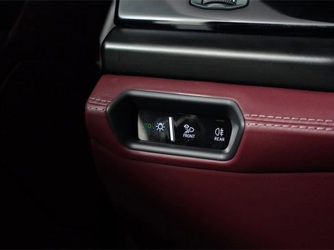 Used 2025 Lamborghini Urus SE image 64