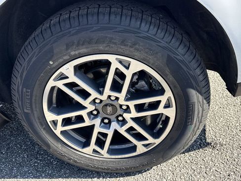 Used 2025 Ford Expedition Active image 17