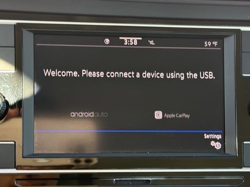 Used 2024 Volkswagen Jetta SE image 9