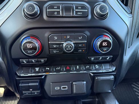 Used 2021 Chevrolet Silverado 2500 LTZ w/ LTZ Plus Package image 31