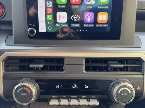 Used 2024 Toyota Tacoma TRD Off-Road image 15