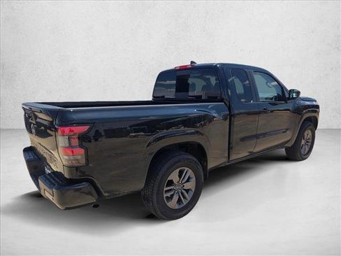 Used 2025 Nissan Frontier SV RWD image 5