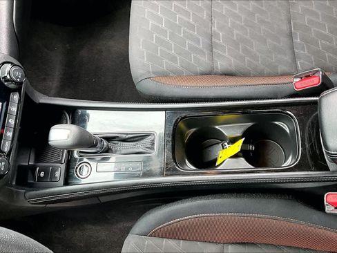 Certified 2024 Nissan Kicks SR FWD image 16