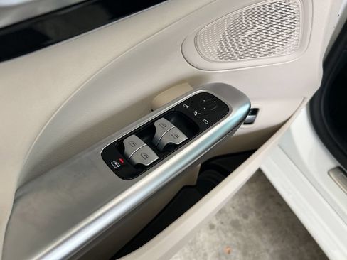 Used 2024 Mercedes-Benz C 300 Sedan image 39