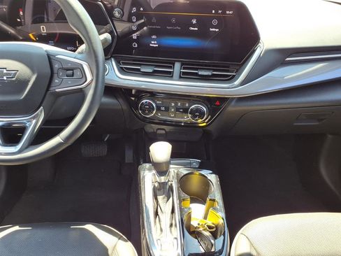 Used 2025 Chevrolet Trax ACTIV FWD image 13