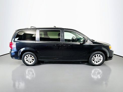 Used 2019 Dodge Grand Caravan SXT FWD image 8