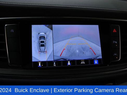 Used 2024 Buick Enclave Premium image 17