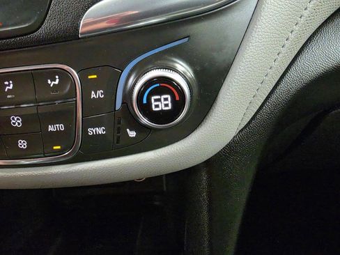 Used 2021 Chevrolet Equinox Premier w/ LPO, Floor Liner Package AWD/4WD image 40
