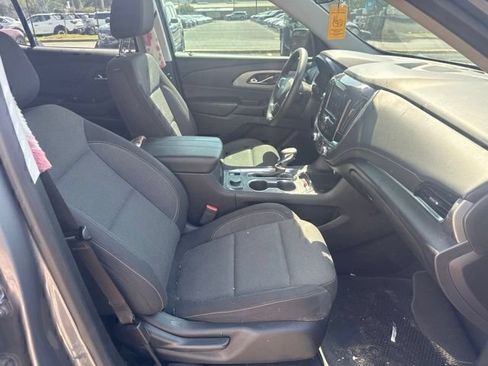 Used 2021 Chevrolet Traverse LS FWD image 25