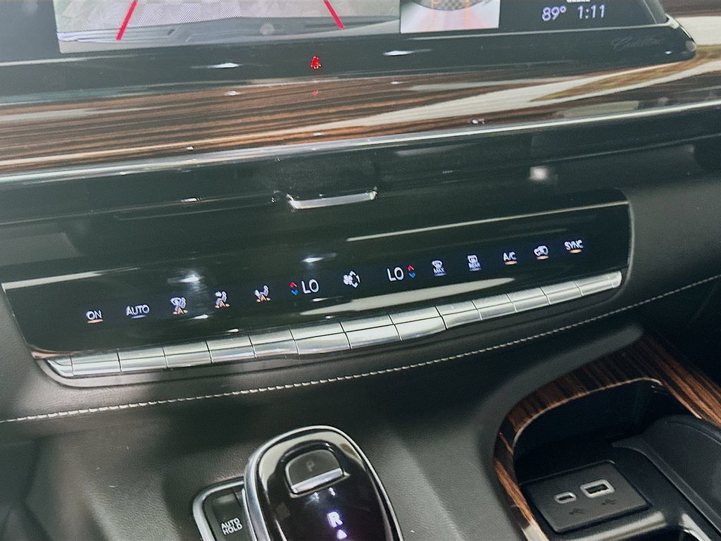 Used 2022 Cadillac Escalade Premium Luxury w/ Performance Package AWD/4WD image 24