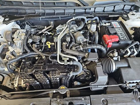 Used 2025 Nissan Altima 2.5 SV FWD image 28