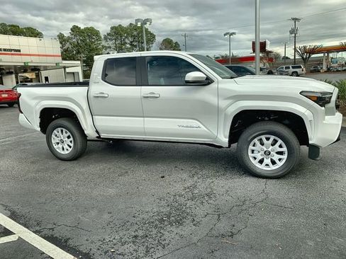 New 2026 Toyota Tacoma SR5 image 9