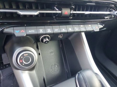 Used 2024 Alfa Romeo Tonale Ti w/ Premium Interior Package image 24