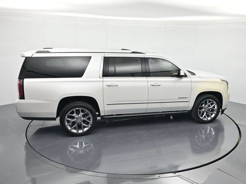 Used 2019 GMC Yukon XL Denali w/ Denali Ultimate Package AWD/4WD image 34