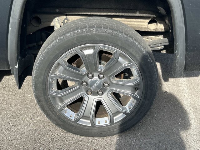 Used 2017 GMC Sierra 1500 Denali w/ Denali Ultimate Package AWD/4WD image 10