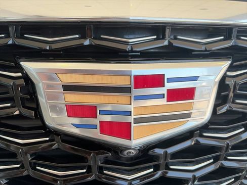 Used 2025 Cadillac XT4 Premium Luxury AWD/4WD image 33