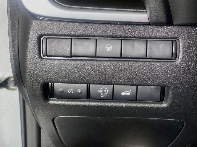 Used 2025 Nissan Rogue SV FWD image 11