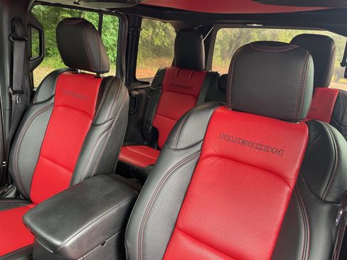 Used 2020 Jeep Wrangler Unlimited Rubicon AWD/4WD image 32