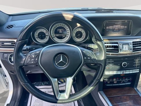 Used 2016 Mercedes-Benz E 400 Sedan image 11
