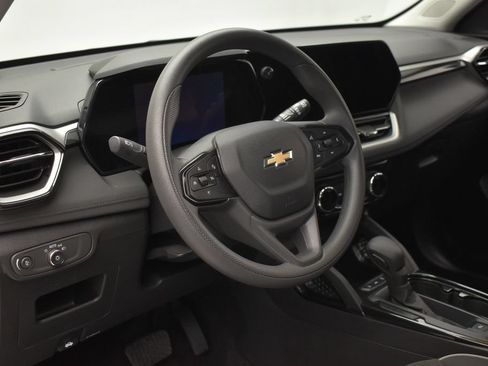 Used 2025 Chevrolet TrailBlazer LT FWD image 15