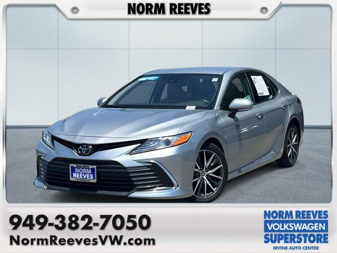 Used 2023 Toyota Camry XLE FWD image 1