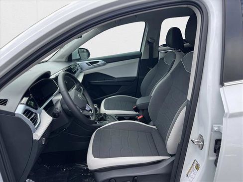 New 2025 Volkswagen Taos SE image 15