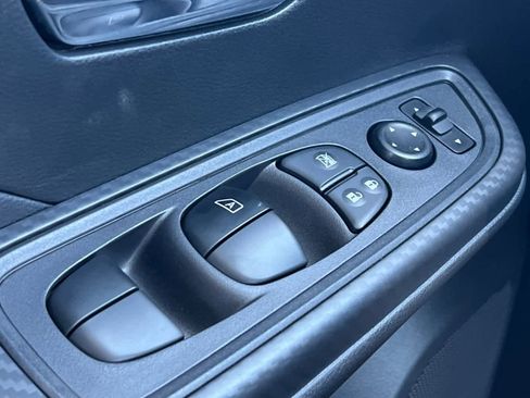 New 2025 Nissan Versa SV image 12