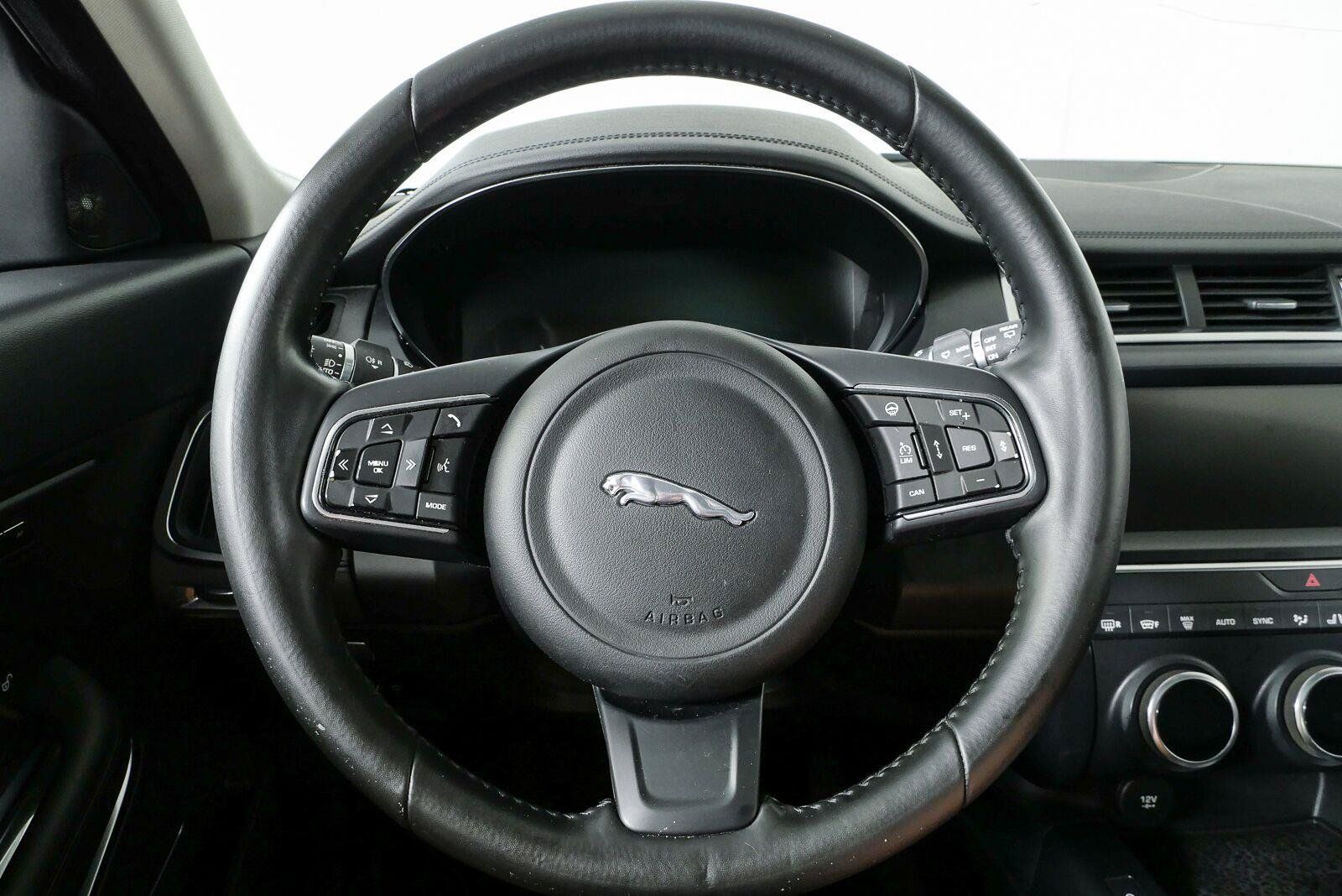 Used 2018 Jaguar E-PACE SE AWD/4WD image 10