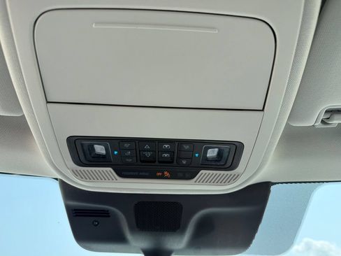 Used 2025 Ford Expedition Max Platinum w/ Driver's Package AWD/4WD image 39