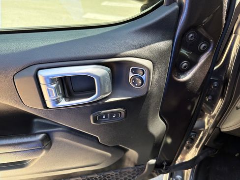Used 2020 Jeep Wrangler Unlimited Sport AWD/4WD image 18