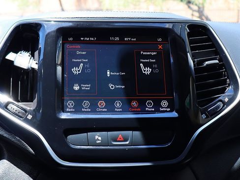 Used 2020 Jeep Cherokee Limited FWD image 51