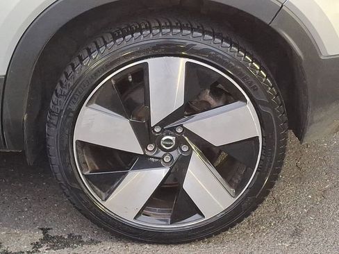 Used 2023 Volvo XC40 Recharge Ultimate image 7